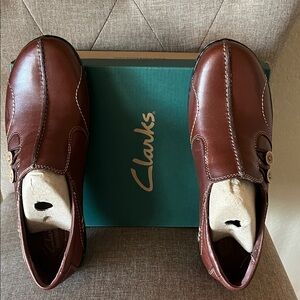 Clarks Women’s Rich Brown Leather Loafers